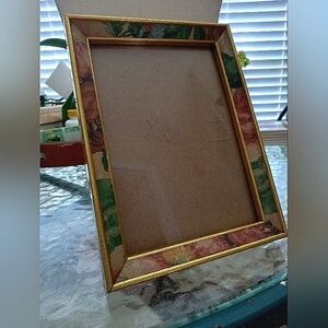 1980’s Intercraft Picture Frame Green Mauve And Touch Of‎ Blue Holds A 5x7 Photo